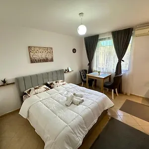  Apartamento Krid Flat Albania
